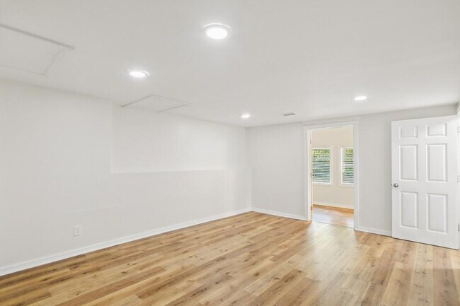 Building Photo - 2799 Brookcliff Landing NE