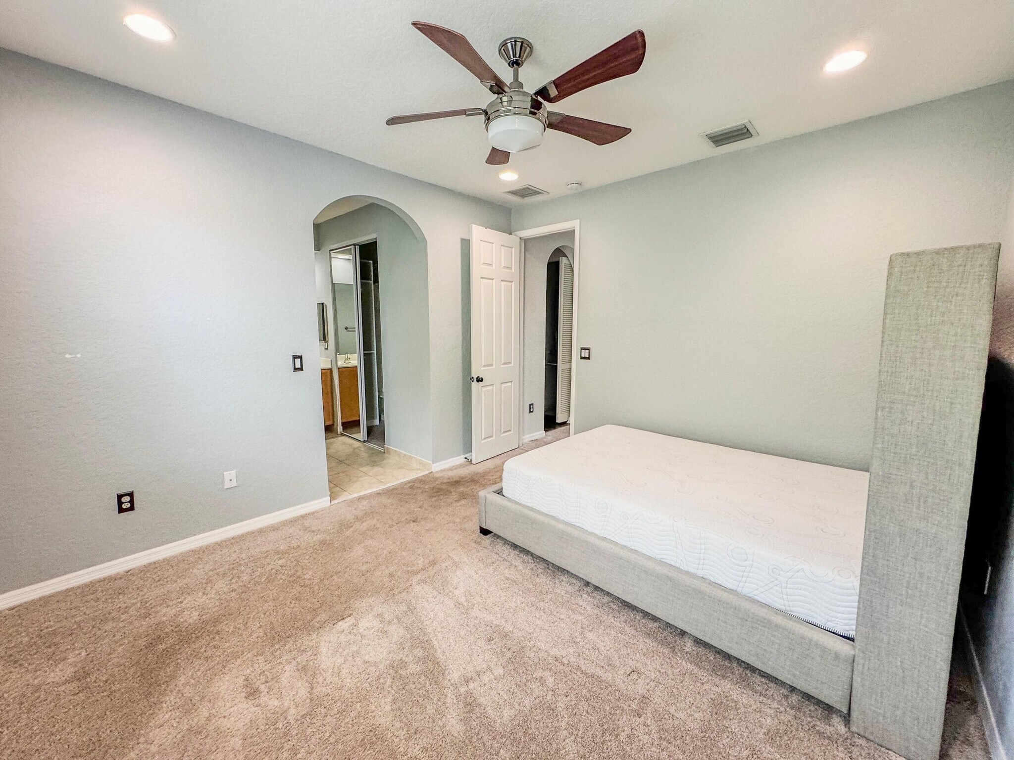 Building Photo - 255 Lake Monterey Cir