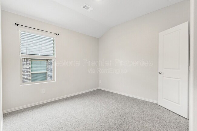 Building Photo - 2200 Dunbar Dr