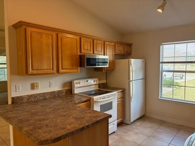 Building Photo - 1833 Sundown Dr