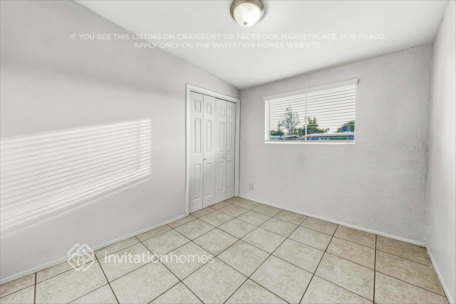Building Photo - 449 S Stewart