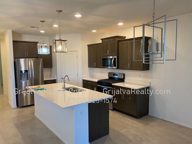 Building Photo - 4 Bed, 3 Bath House + Den + Loft in Gladden Farms * MOVE-IN SPECIAL* (Moore Rd/Tangerine Farms)