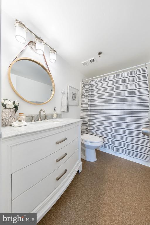 Building Photo - 5911 Edsall Rd