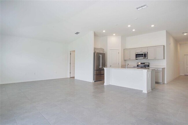 Building Photo - 668 Sand Pne Ln