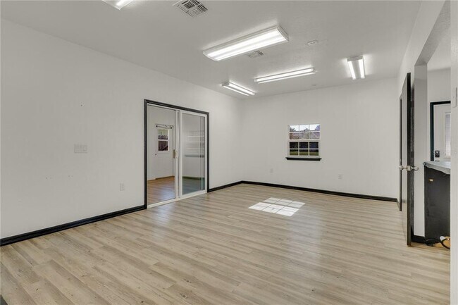 Building Photo - 4831 Rummell Rd