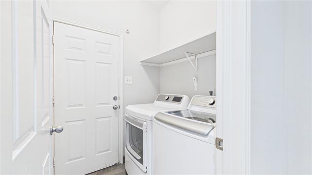 Building Photo - 1405 Meadowbrook Dr
