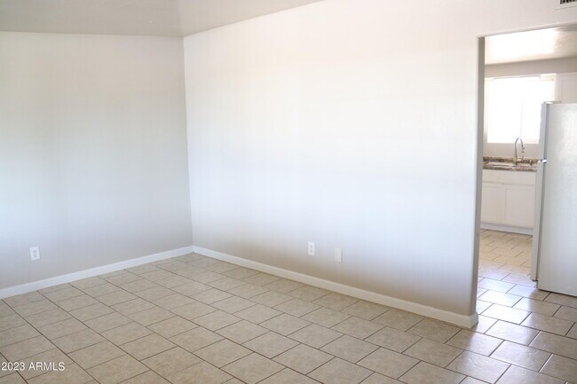 Building Photo - 1052 Chaparral Cir