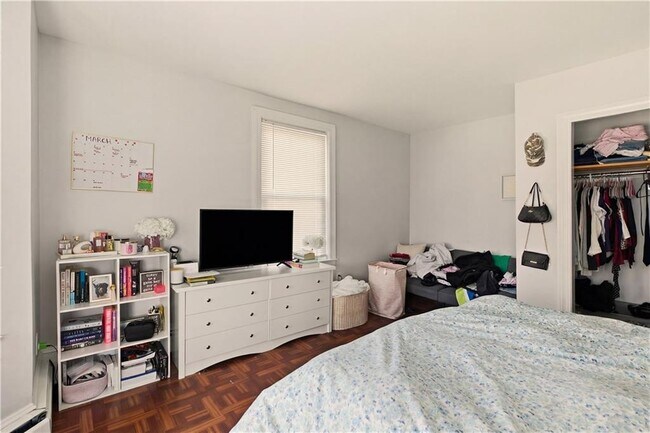 Building Photo - 22 Summer St