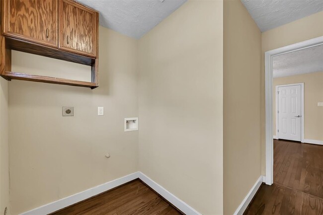 Building Photo - 5540 Rand St