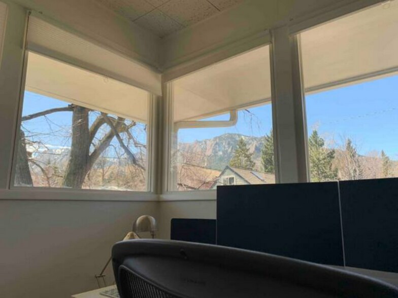 Building Photo - 2102 Mariposa Ave