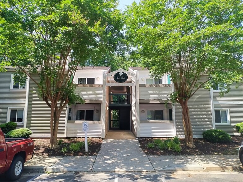 Primary Photo - 600 Reusens Rd