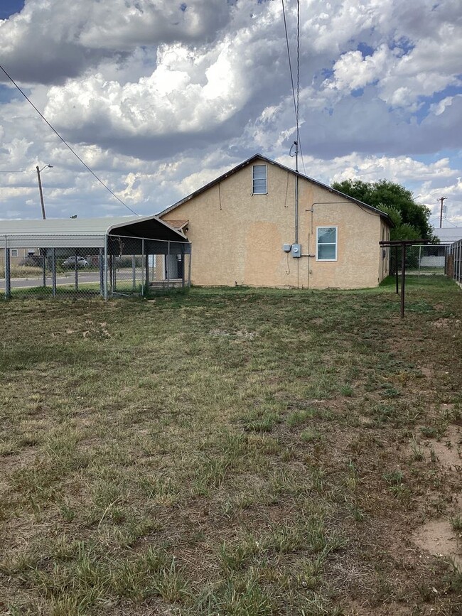 Building Photo - 3 Bedroom 1 Bath Home