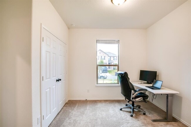 Building Photo - 1924 Stringer Pass