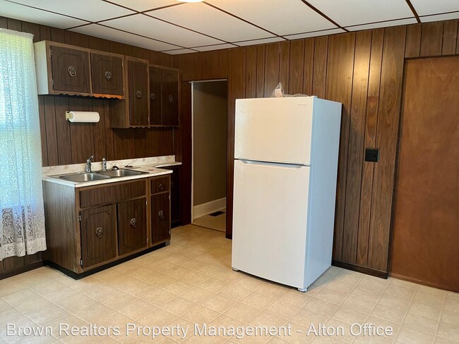 Building Photo - 1 br, 1 bath House - 910 Washington