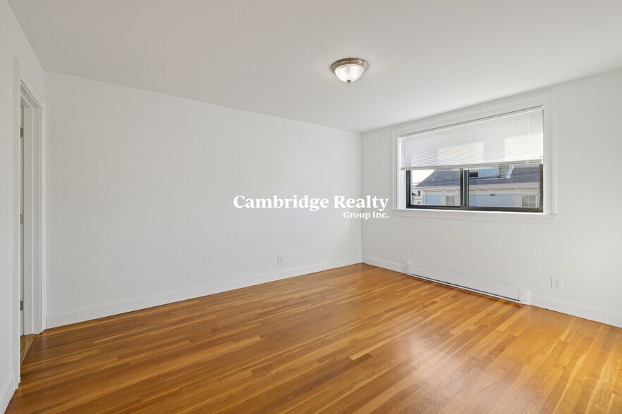 Building Photo - 141 Summer St