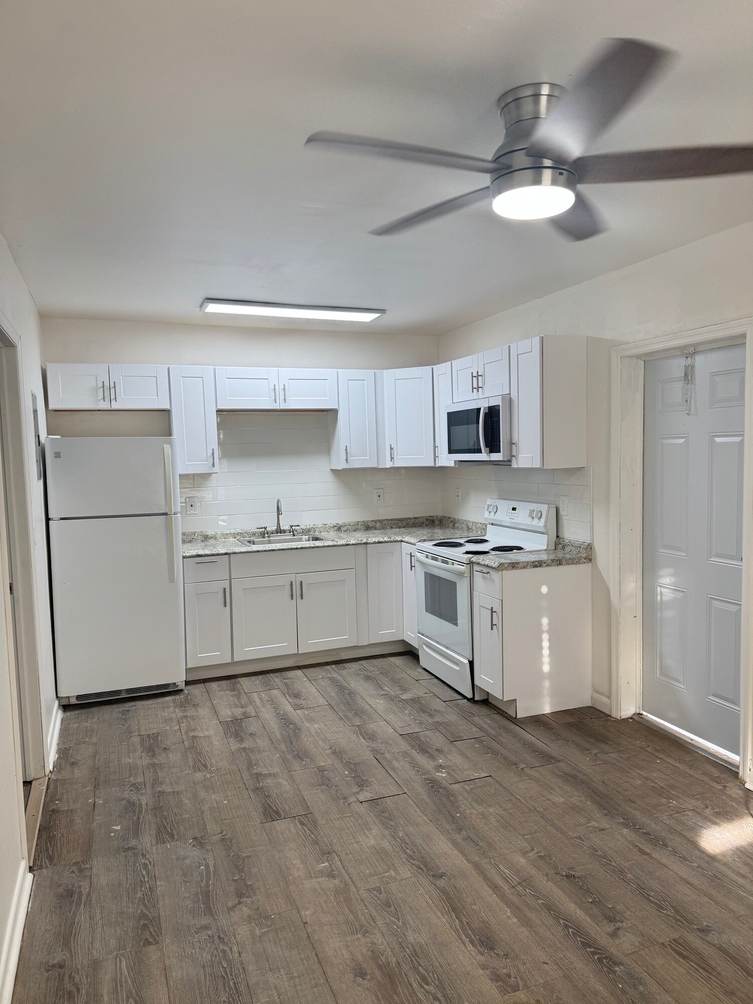 Building Photo - 1017 N E St