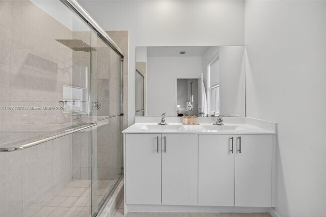 Building Photo - 26437 SW 149th Ave