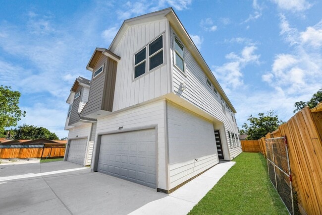 Building Photo - 4129 E Toliver St