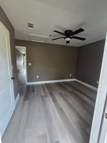 Building Photo - 2017 E Canal St