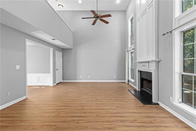 Building Photo - 13030 Carriage Park Ln
