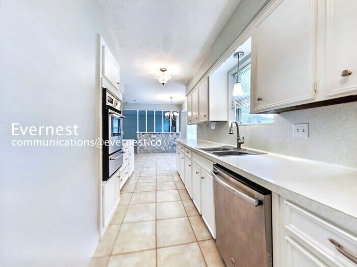 Building Photo - 10223 Sageaspen Ln