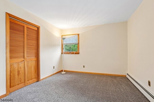Building Photo - 488 Cedar Ln