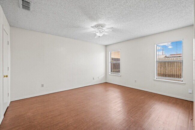 Building Photo - 2107 La Salle Ave