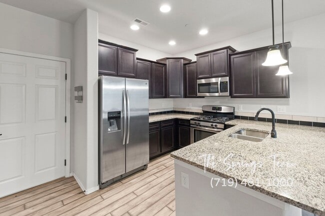 Building Photo - MODERN 2BD TOWNHOME in CLAREMONT RANCH