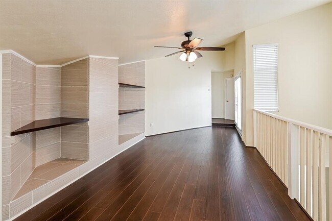 Building Photo - 14907 El Grande Dr