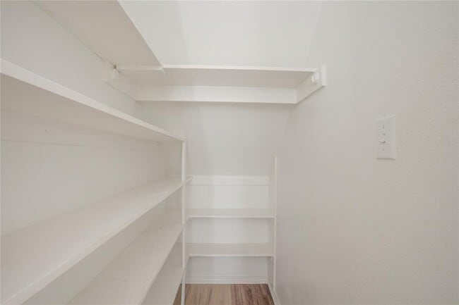 Building Photo - 14005 Mussel Rn