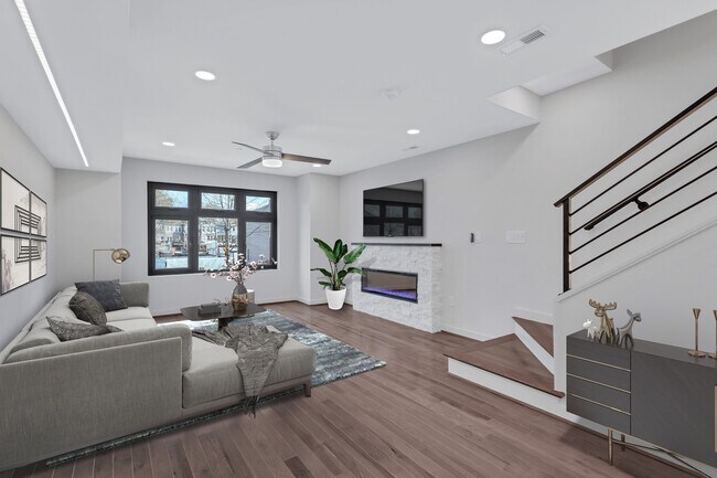 Building Photo - 909 I St NE