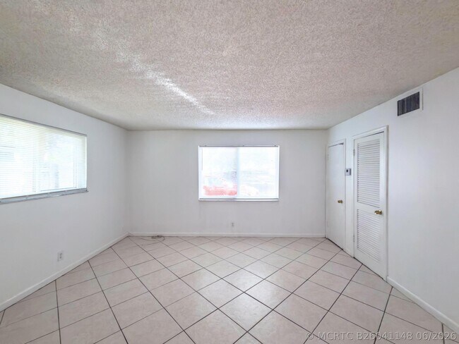 Building Photo - 4109 Riverside Dr