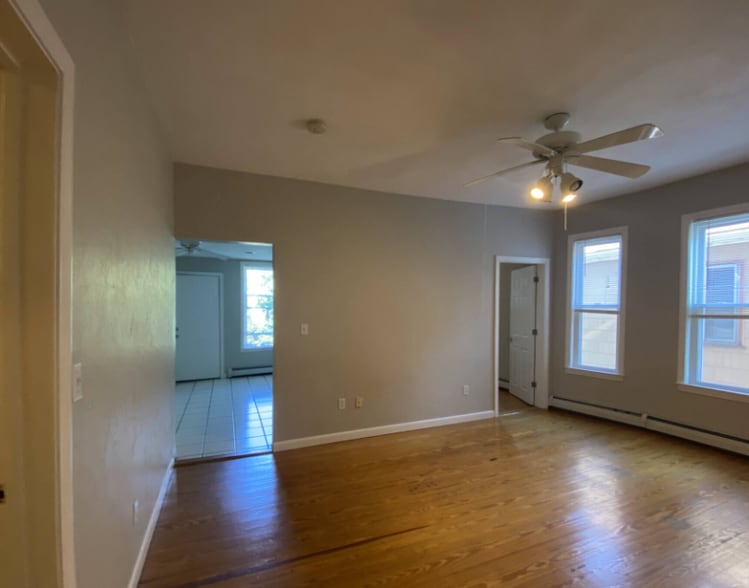 Building Photo - 11 Beacon St