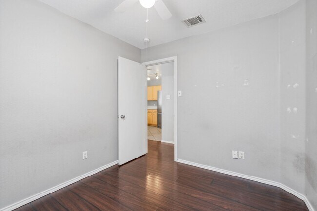 Building Photo - 7228 Aldea Dr