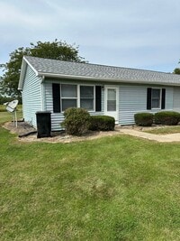 Building Photo - 3975-3985 N Meadow Ridge Dr