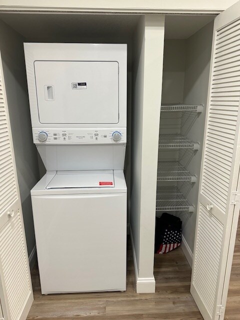 Building Photo - 3801 Crown Point Rd