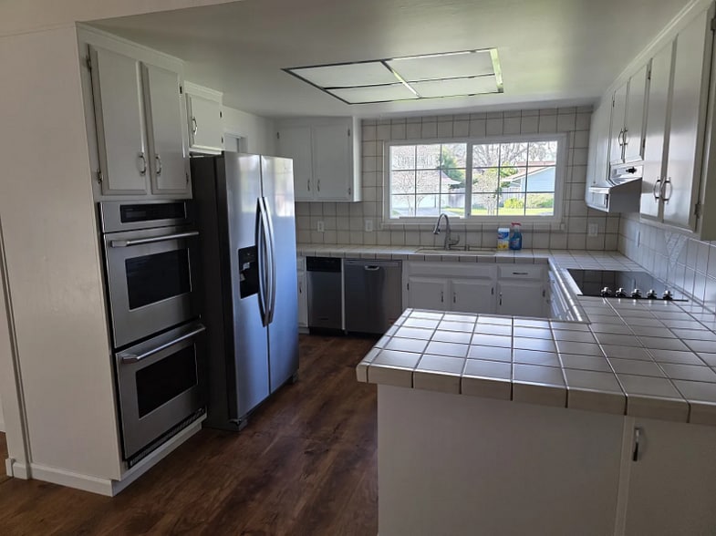 Building Photo - 776 Berkshire Pl