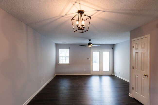 Building Photo - Amazing 2 bedroom 2.5 bathroom townhouse in NW Greensboro Keswick Place. Lawn care included.