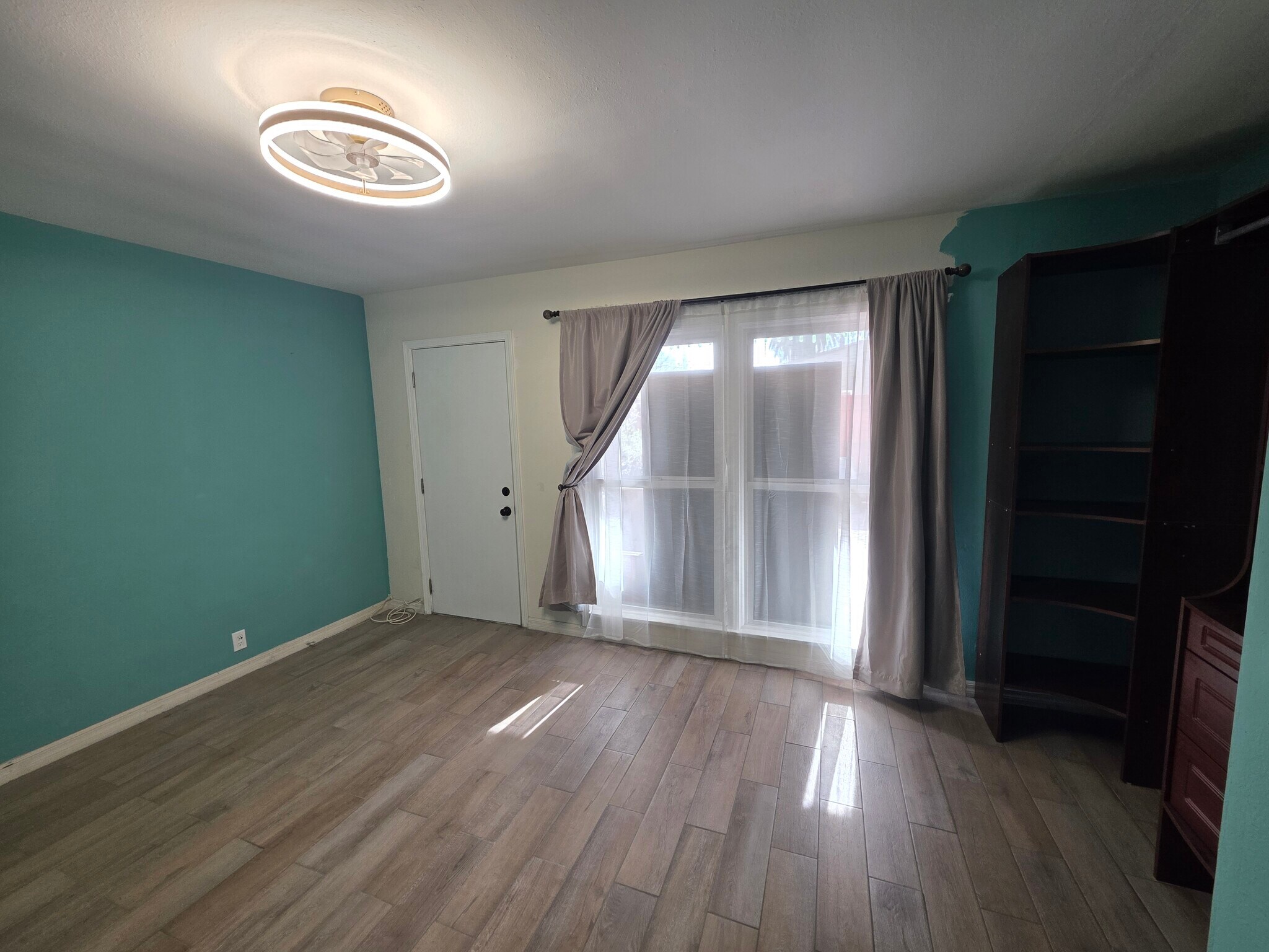 Building Photo - 18822 Hart St