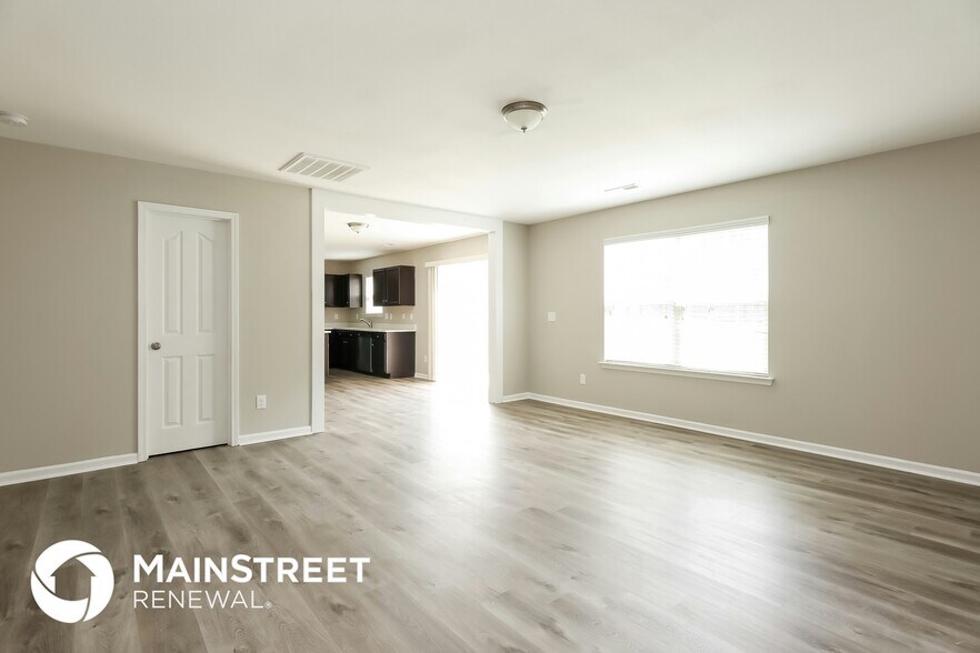 Building Photo - 6619 Glenville Dr