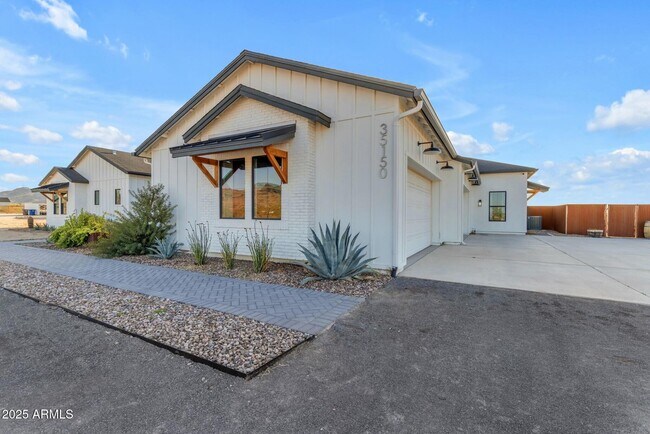 Building Photo - 35150 N Bell Rd