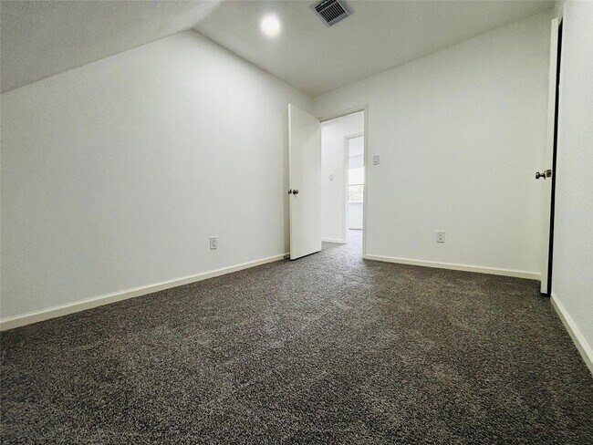 Building Photo - 16246 Los Altos Dr