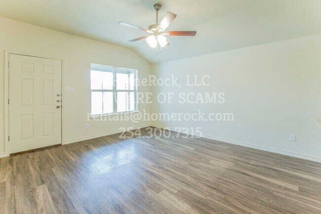 Building Photo - 3101 Ochiltree Dr
