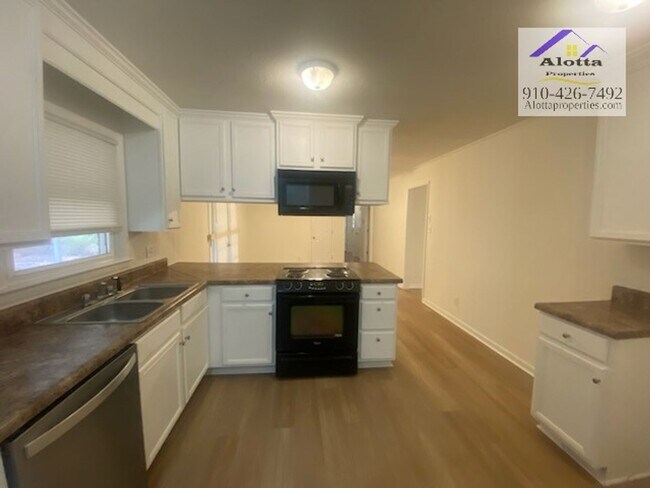 Building Photo - 525 Odell Rd