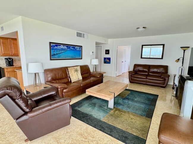 Building Photo - 5480 N Ocean Dr