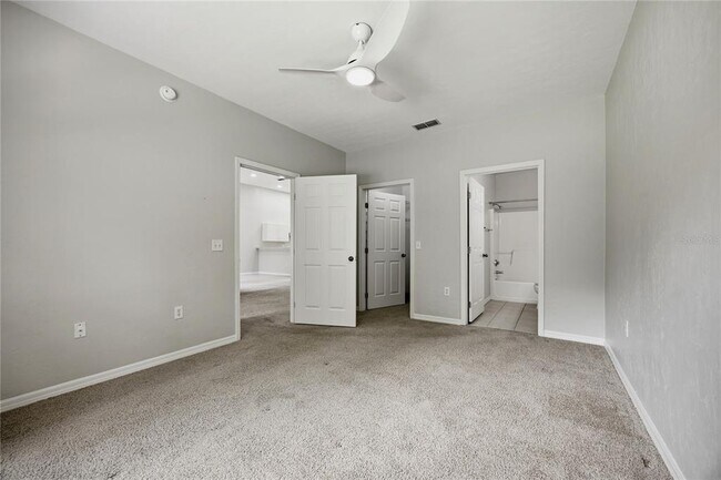 Building Photo - 13200 W Newberry Rd