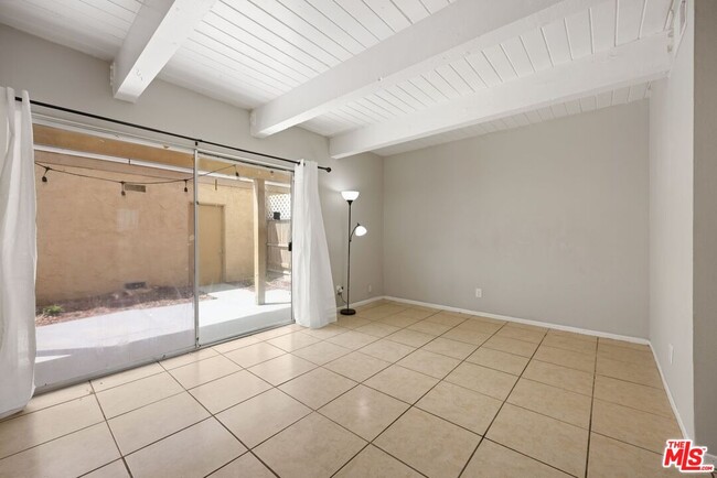 Building Photo - 43614 Stanridge Ave
