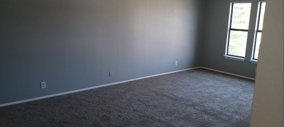 Large Master - 7711 Rimhurst