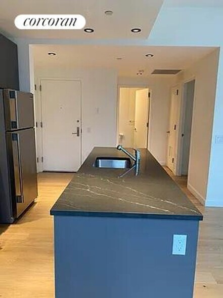 Building Photo - 306 W 48th St