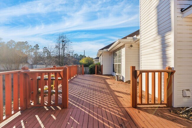 Building Photo - Beautiful Home in Desirable Cherry Creek | 3 Bed + Office | Fully Fenced Yard | Near Baker Elemen...